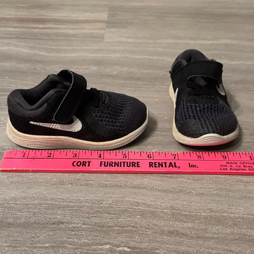 Nike Kids Infant Black and White Sneakers